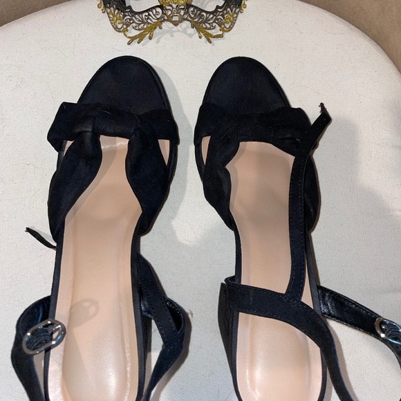 Black Suede Peep Toe Ankle Strap Platform Pumps - Size 9.5 - Picture 2 of 14